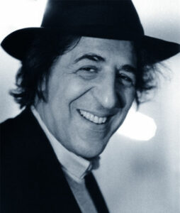 "Io non mi sento italiano": l'ultimo album di Giorgio Gaber, nato il 25 gennaio del 1939 1 Giorgio Gaber