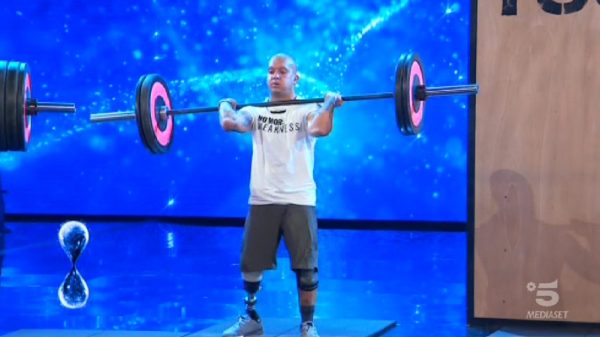 Tu sì que vales, Lorenzo Costantini: “Mi distruggevo bevendo, poi ho perso la gamba in un incidente” 2 Tu sì que vales 2021 Lorenzo Costantini 6 600x337 1